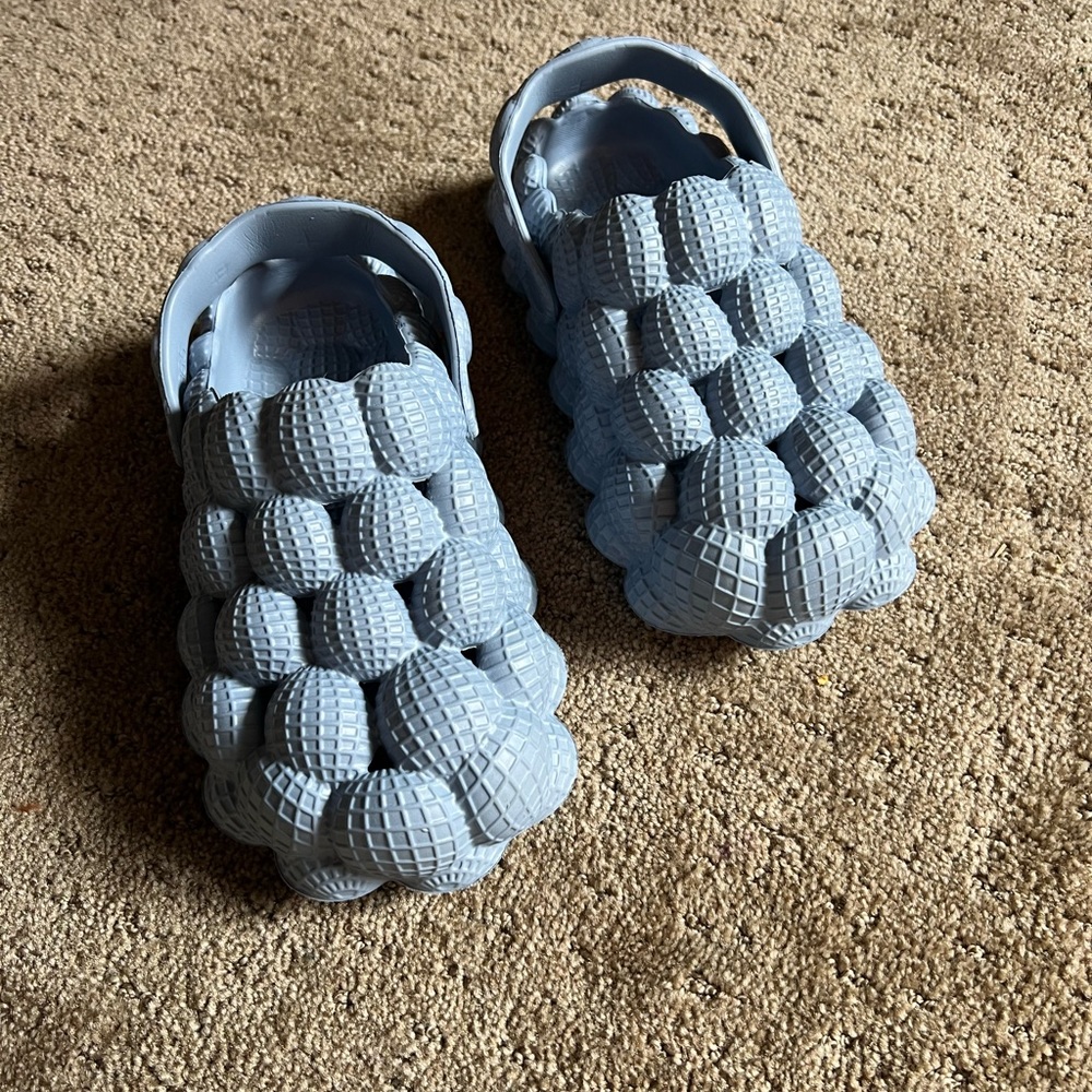 COPY - Bubble slides crocs